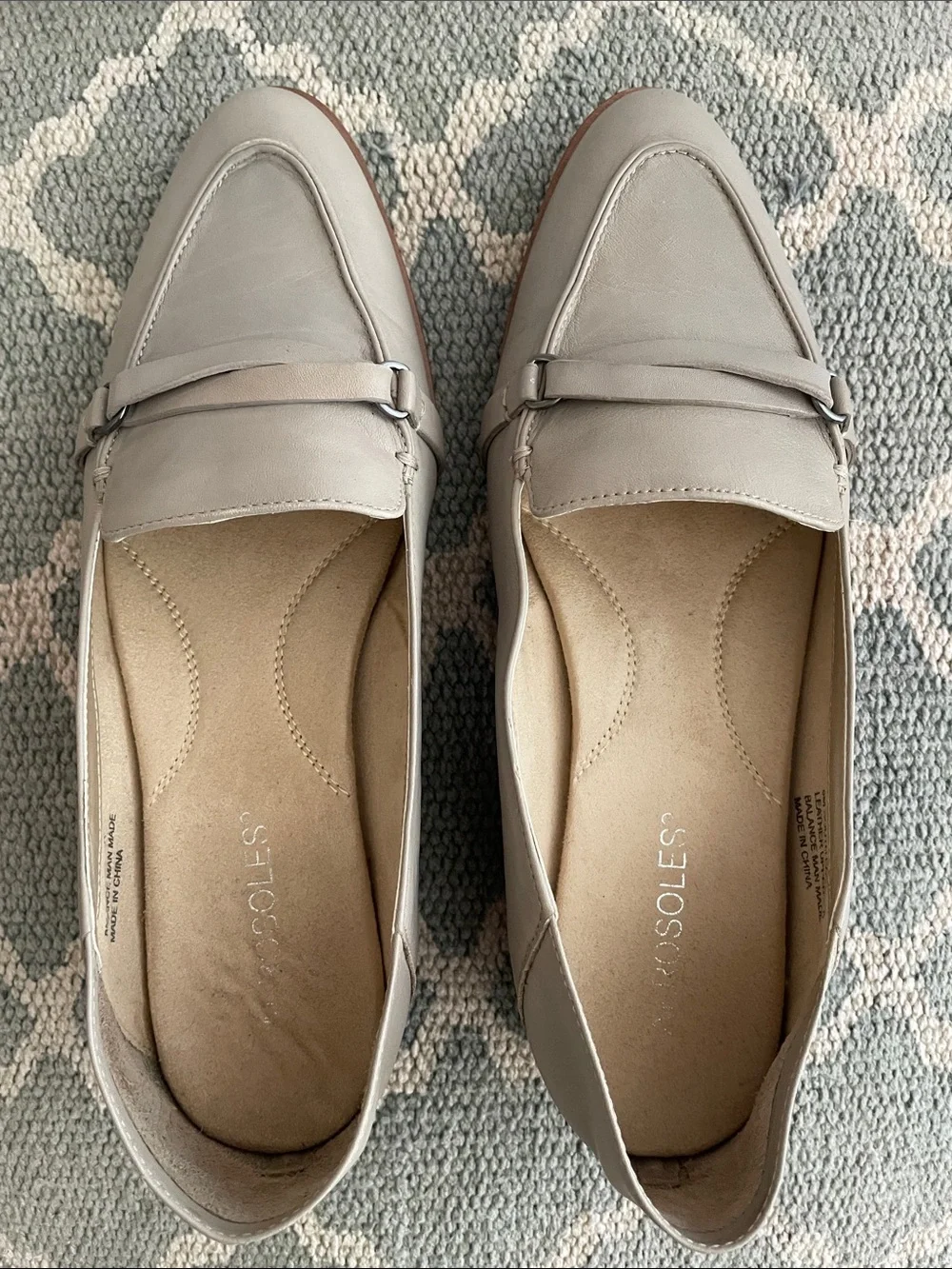 Aerosoles South East Grey Leather Loafers in Size 8